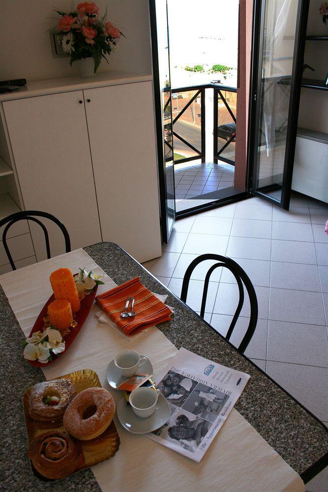 Residenza Sol Holiday Rímini Exterior foto