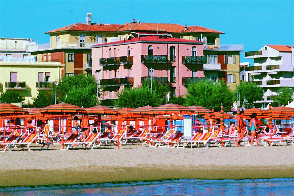 Residenza Sol Holiday Rímini Exterior foto