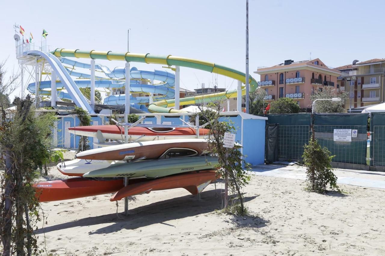 Residenza Sol Holiday Rímini Exterior foto